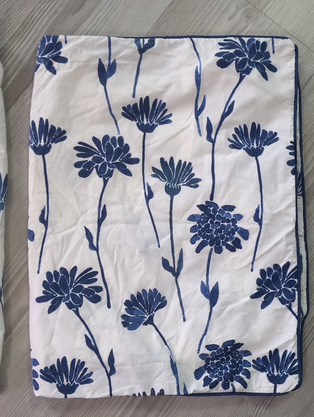 IKEA FINNOXEL Blue White Floral Pillowcases Set of 2 Standard 100% Cotton Cottag - Picture 4 of 10